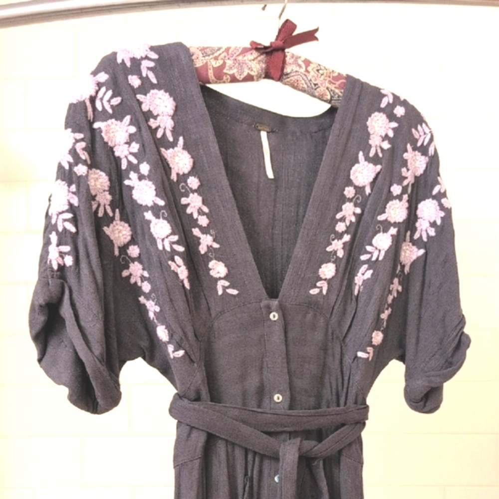 Free People Spring Dress with Purple Floral Embroidery and Pockets!